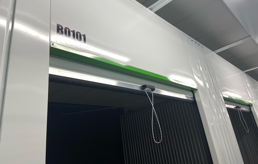 Self Storage Lagerhaus Lagerboxen Rolltore und Drehtüren Self Storage Lagerhaus Lagerboxen Rolltore und Drehtüren