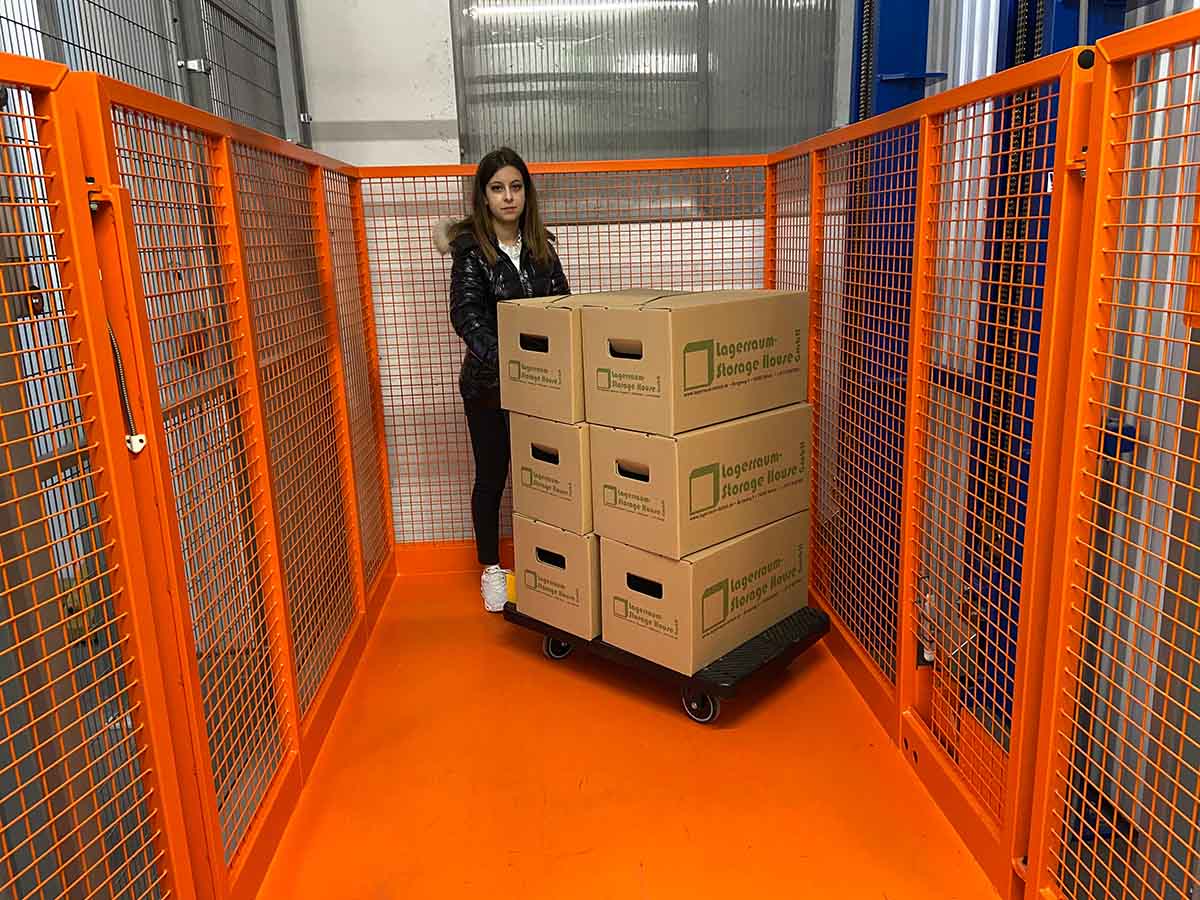 Self Storage Transport im Aufzug